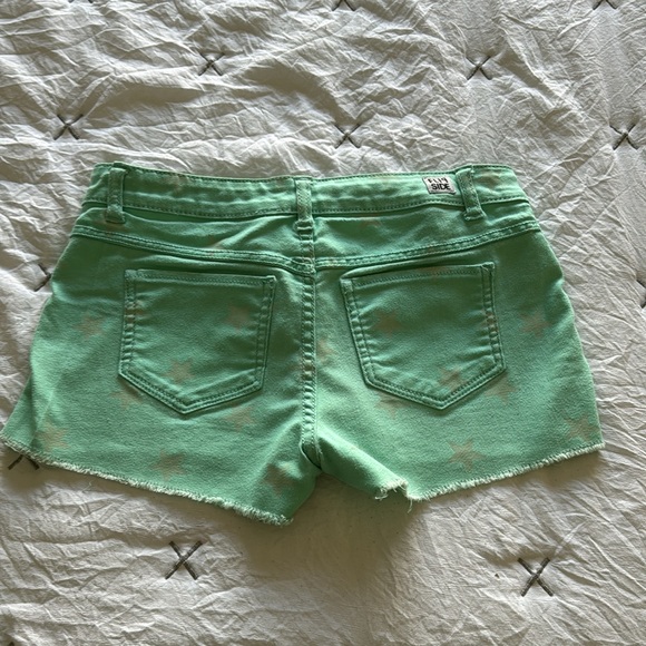 Flip Side Reversible Shorts - Picture 5 of 8